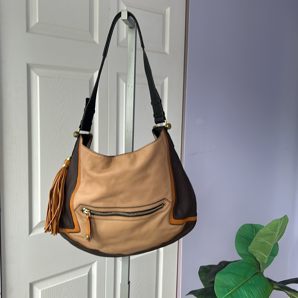 OrYANY Angelique Hobo Leather Slouch bag with contrast trim and tassel bag charm - Picture 4 of 12